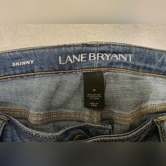 Lane Bryant Skinny Jeans- Distressed & Plaid Details- Size 16- Medium Blue Wash - Picture 4 of 5